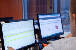 ordenadores-oficina-caso-de-exito-aitana-document-capture-bluestar